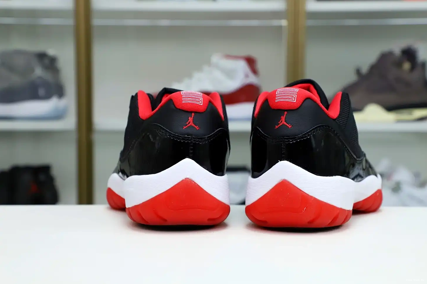 Kimikick LOW BRED JORDAN AIR RETRO 11 0709